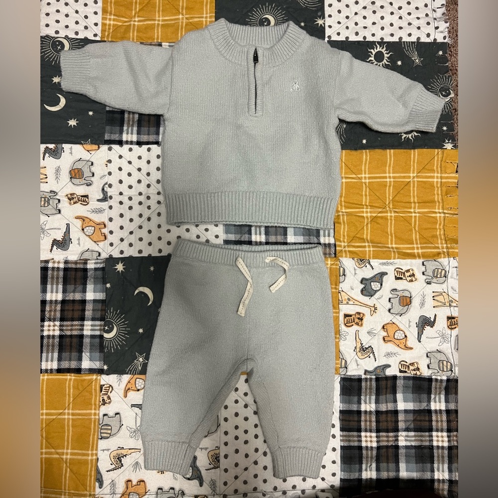 Gap light blue/gray two piece outfit